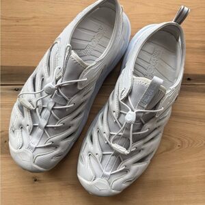 Hoka Hopara barely worn